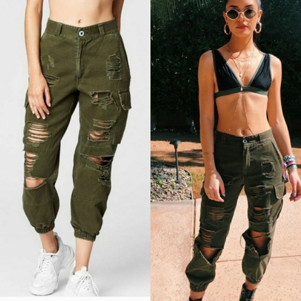Carma Green Distressed Cargo Jeans Size 25